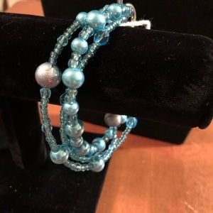 Blue 3-strand bracelet; glass beads + faux pearls